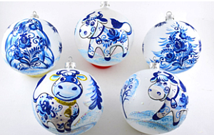 шар 5 зимние мотивы. коровка гжель к/у нп-2588 /бирюсинка изображение шар 5 зимние мотивы. коровка гжель к/у нп-2588 /бирюсинка